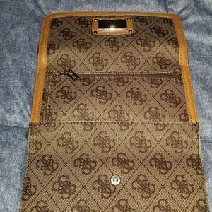 GUESS WALLET
